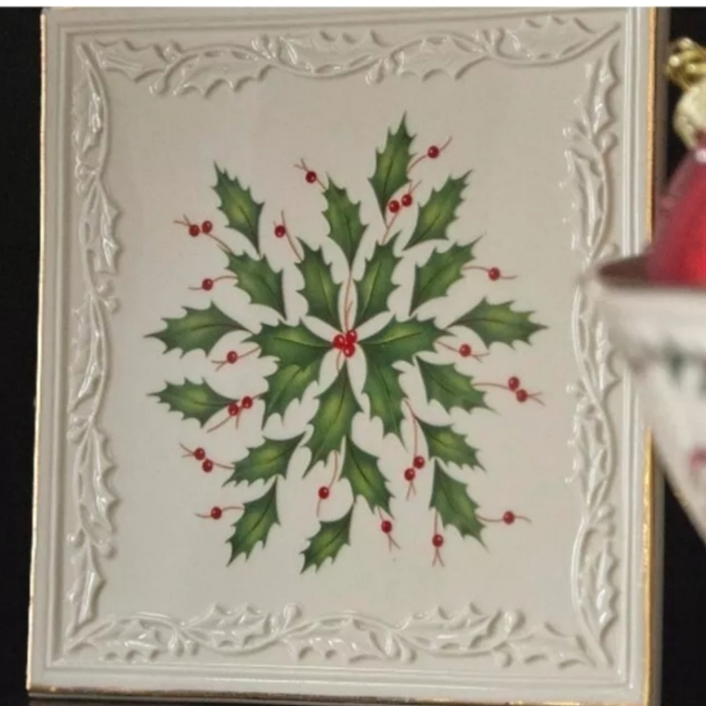 Lenox Christmas Holly trivet, NEW